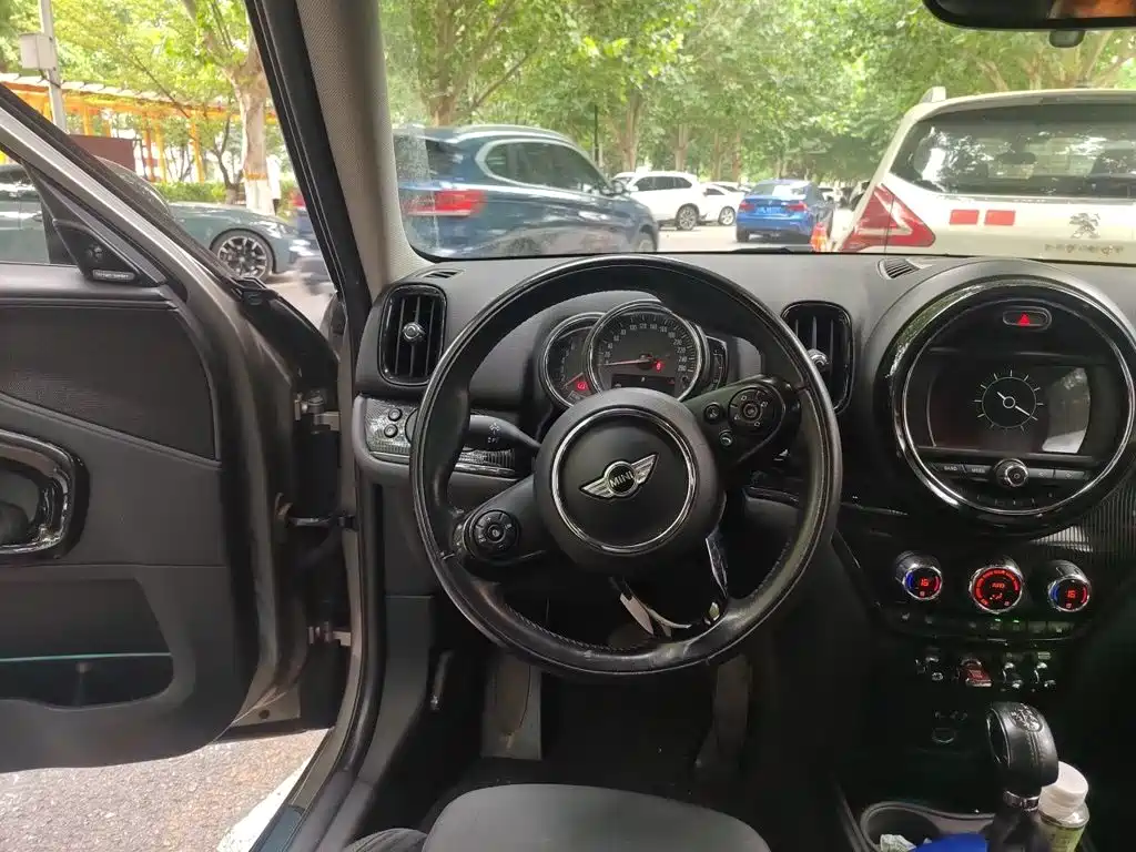 MINI Countryman 2018 — фото 11