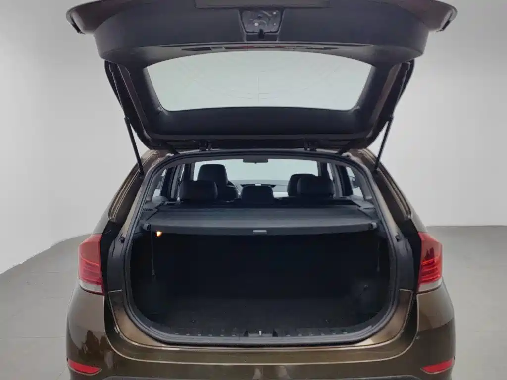 BMW X1 2013 — фото 16
