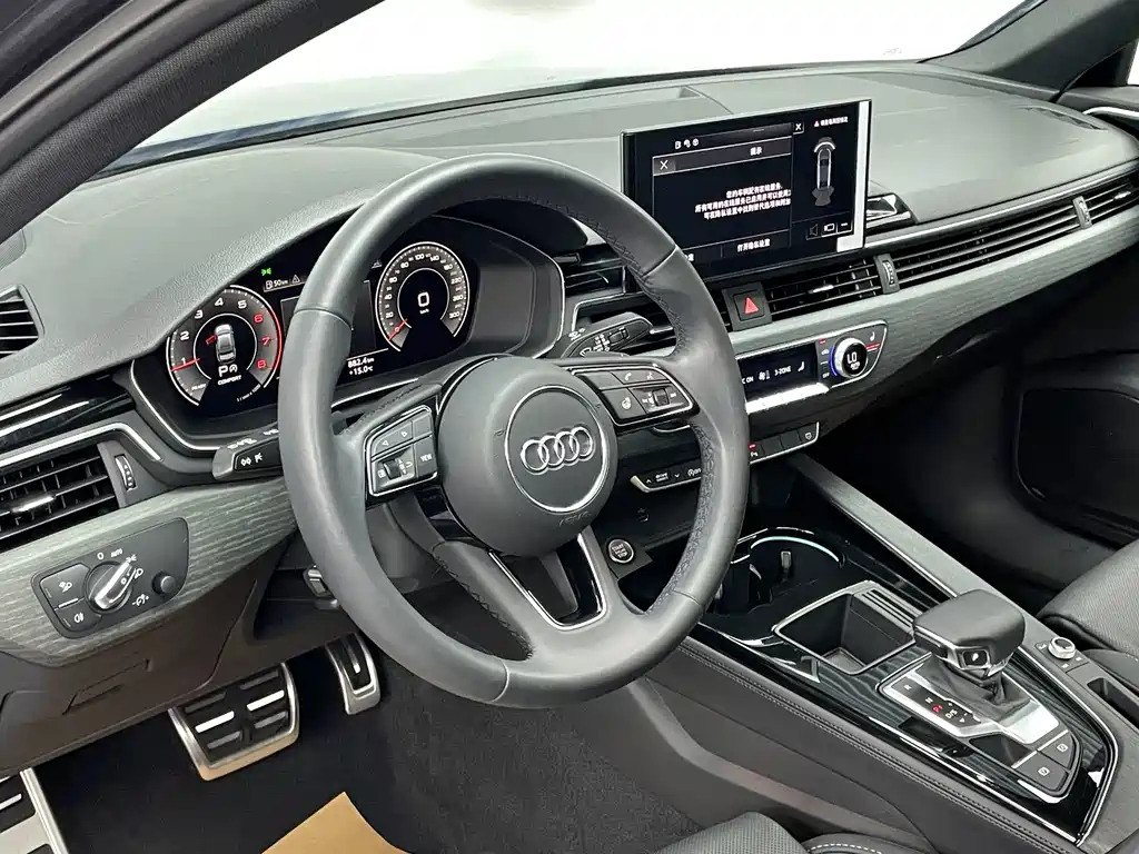 Audi A4L 2023 — фото 9