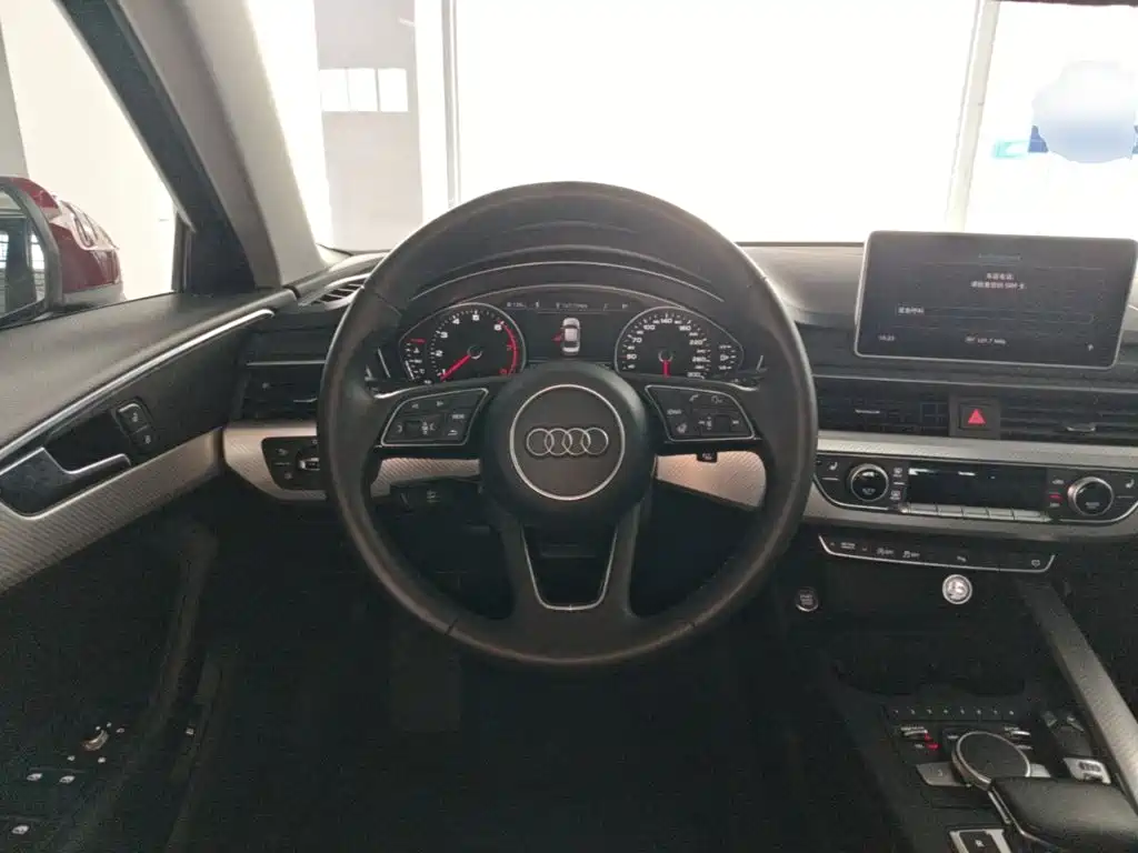 Audi A4L 2017 — фото 11