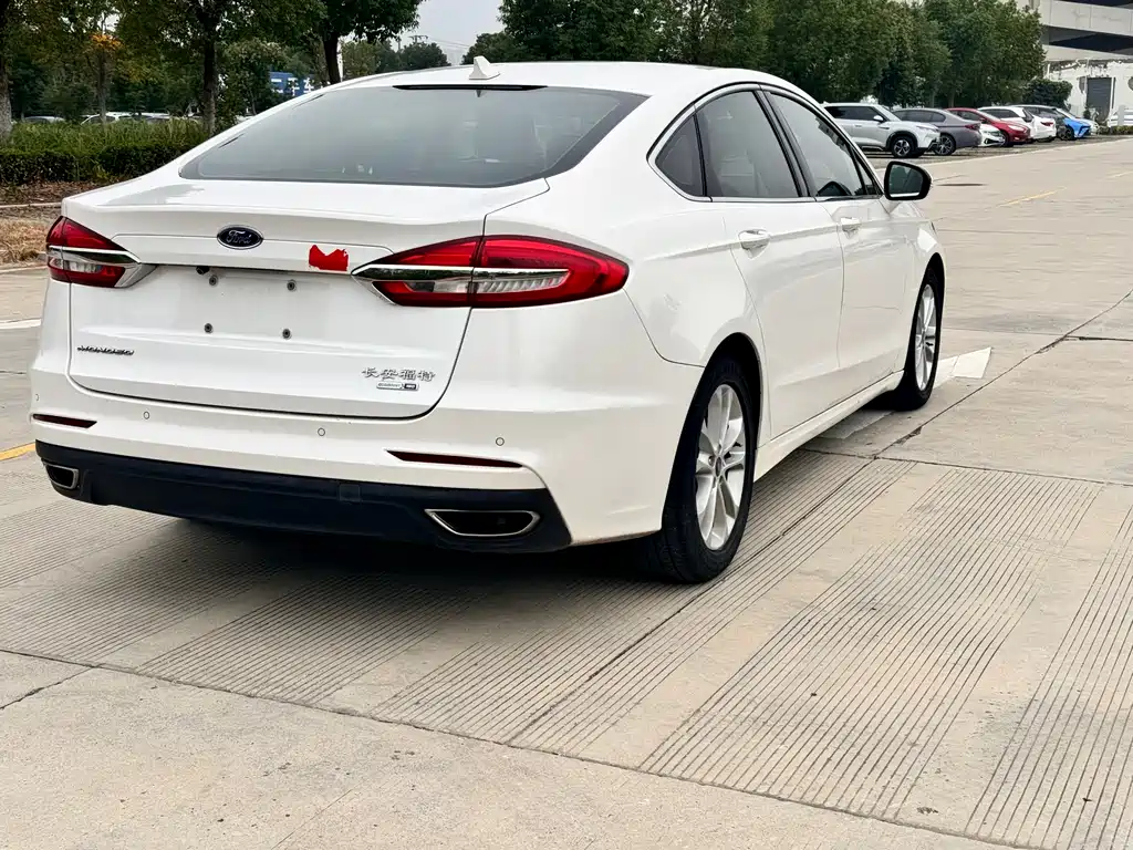 Ford Mondeo 2019 — фото 6
