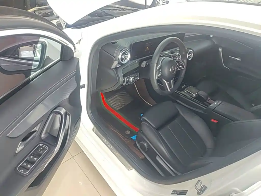 Mercedes-Benz A-Class 2022 — фото 16
