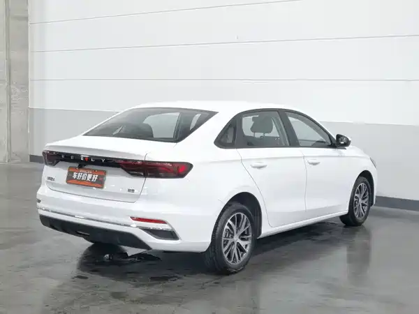 Geely Emgrand 2025
