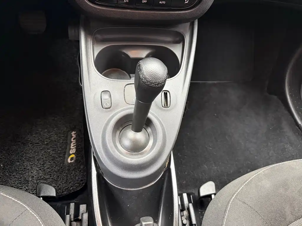 smart fortwo 2019 — фото 12