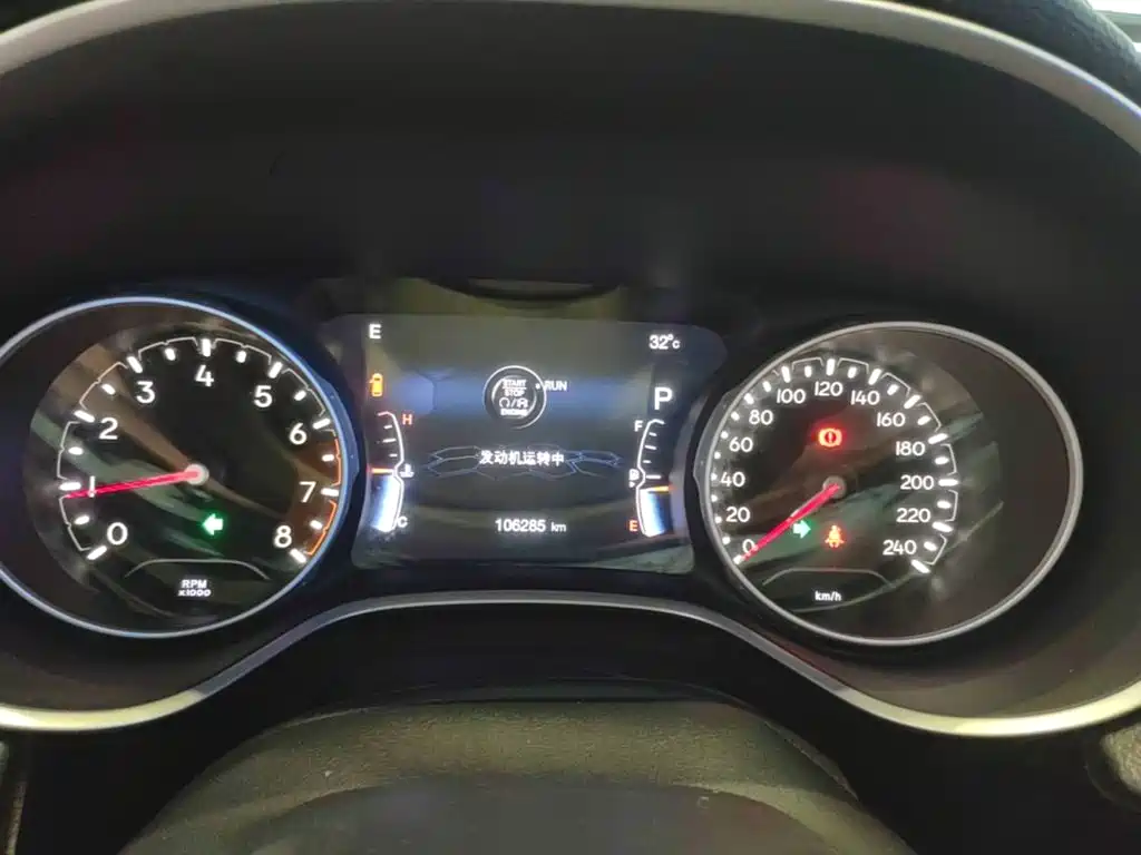 Jeep Compass 2018 — фото 12