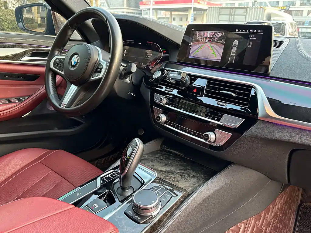 BMW 5 Series 2020 — фото 15