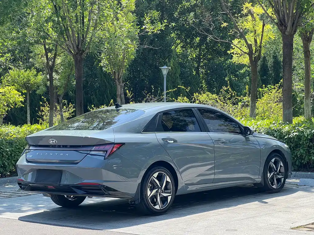 Hyundai Elantra 2023