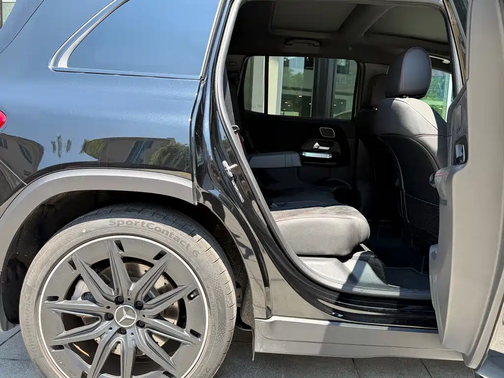 Mercedes-Benz GLB AMG 2025 — фото 10