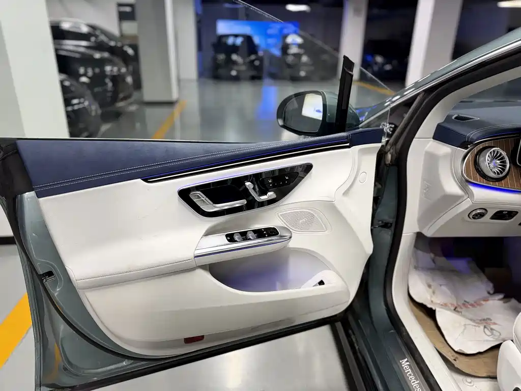 Mercedes-Benz EQE 2025 — фото 13