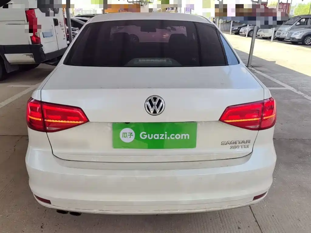 Volkswagen Sagitar 2018