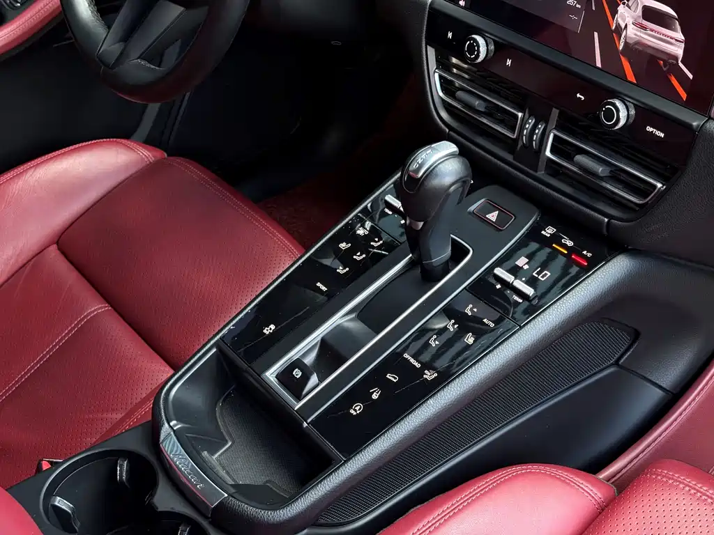 Porsche Macan 2022 — фото 15