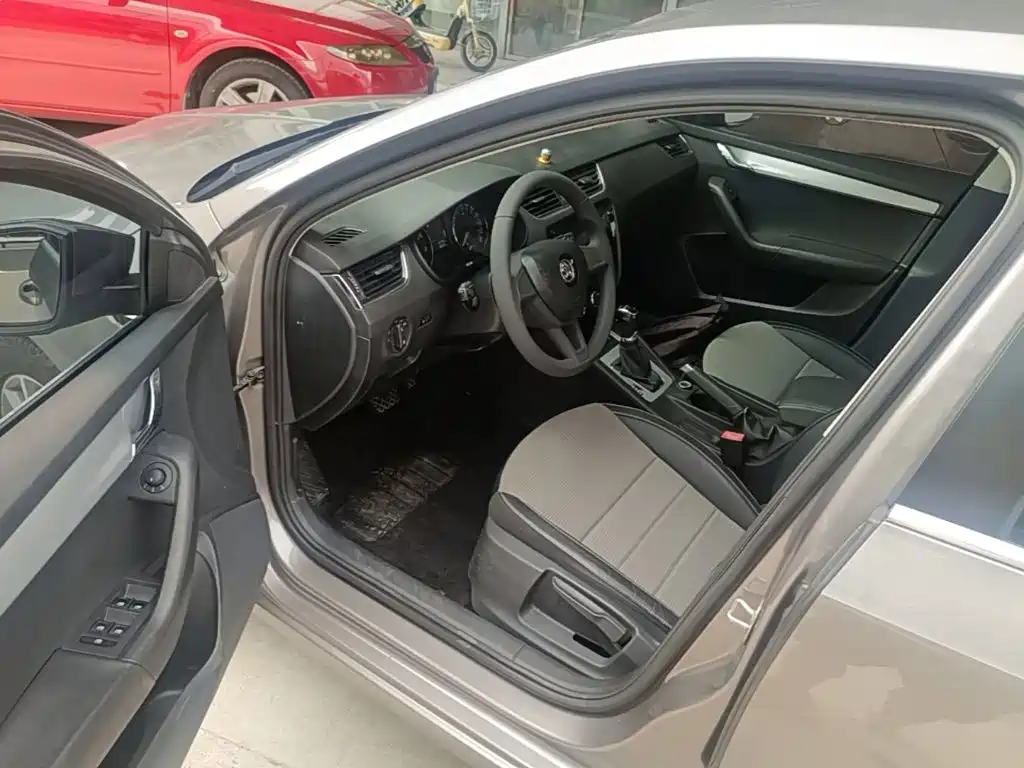 Skoda Octavia 2016 — фото 16