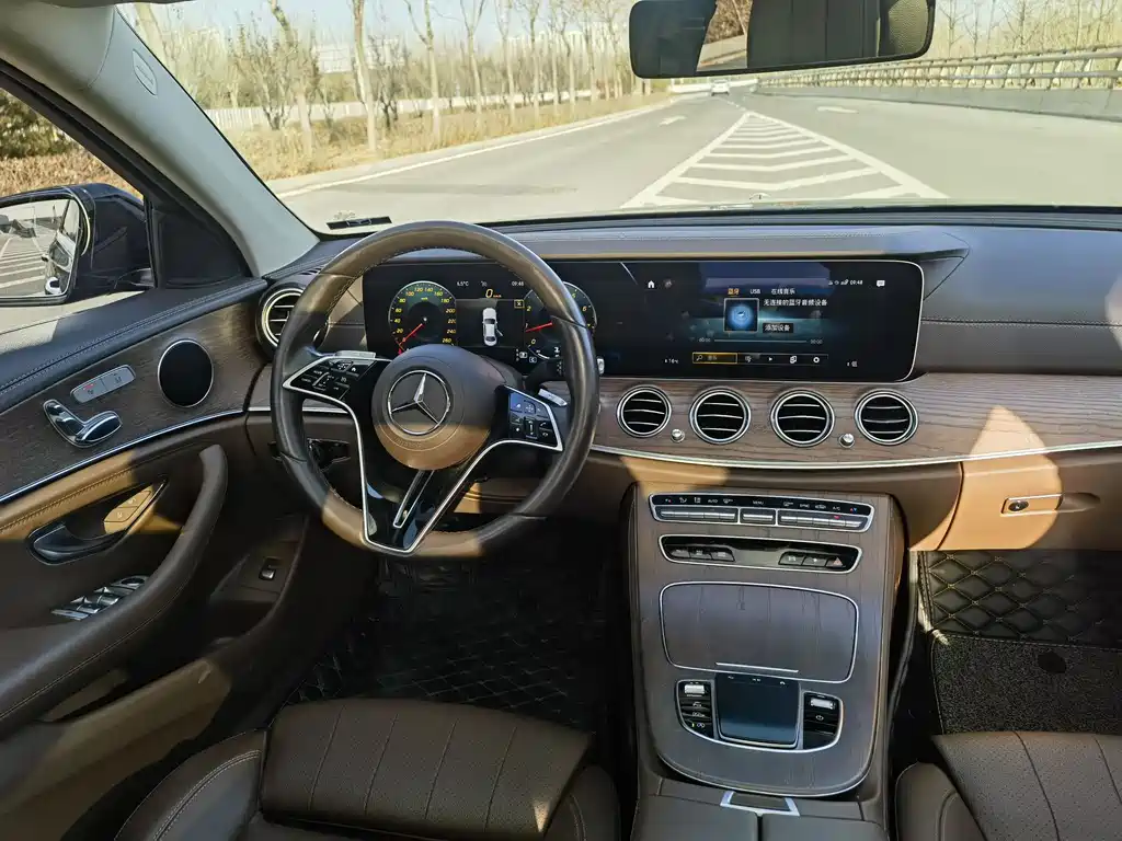 Mercedes-Benz E-Class 2022 — фото 11
