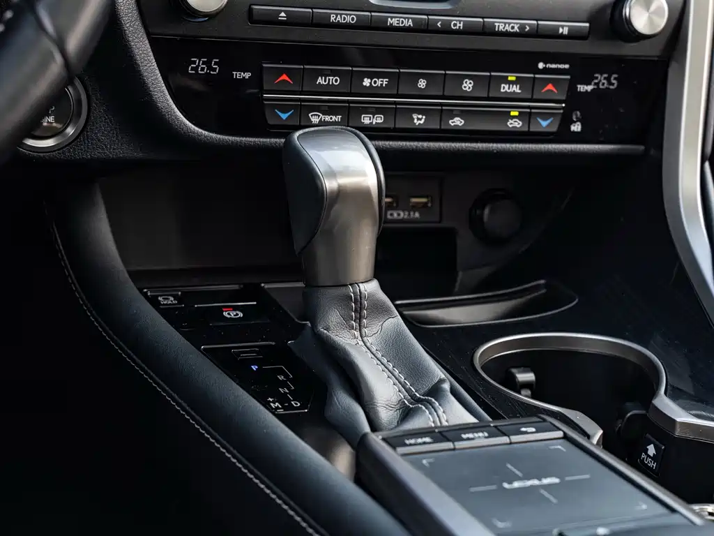 Lexus RX 2021 — фото 15