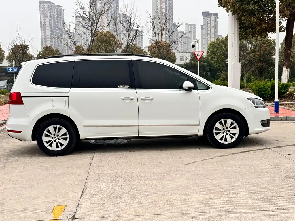 Volkswagen Sharan 2016 — фото 4