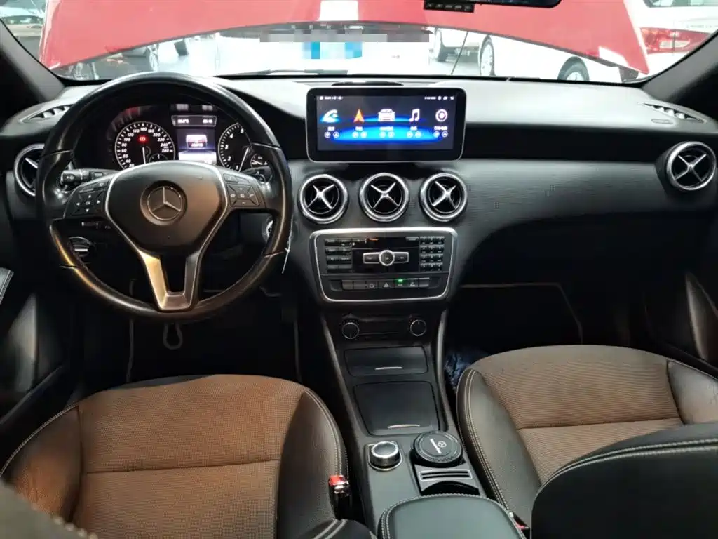 Mercedes-Benz A-Class 2015 — фото 10