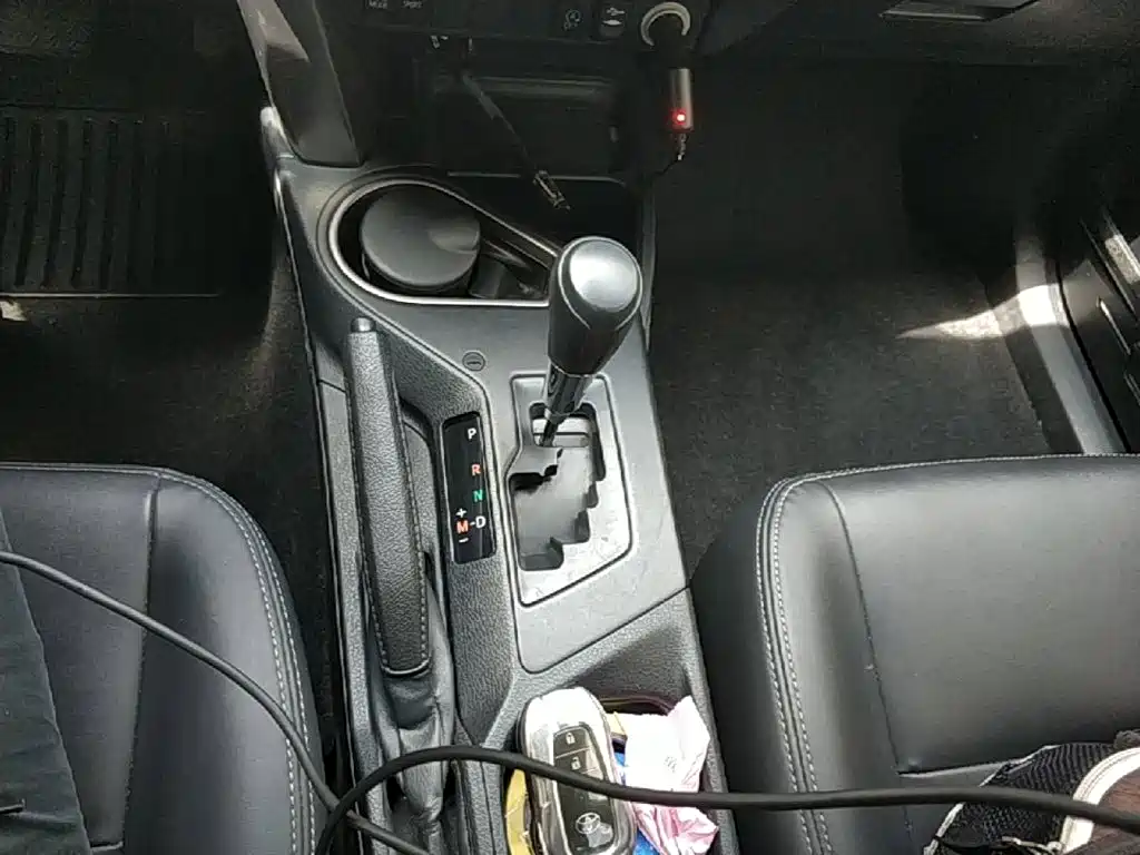 Toyota RAV4 2019 — фото 14