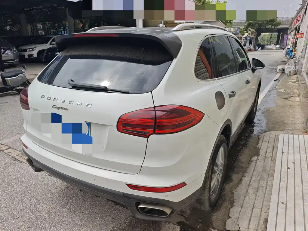 Porsche Cayenne 2016 — фото 12