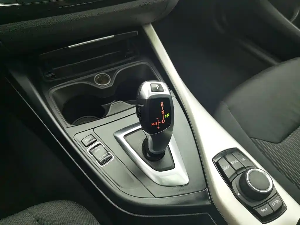 BMW 1 Series 2016 — фото 13