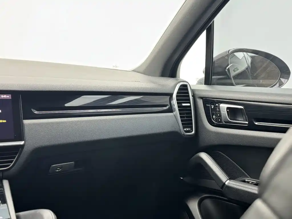 Porsche Cayenne New Energy 2020 — фото 17