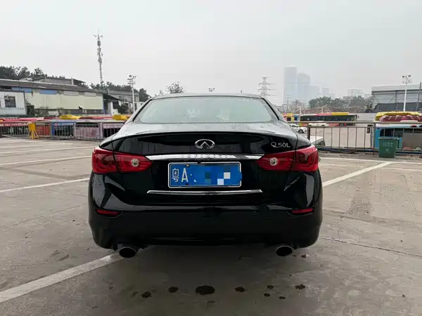 Infiniti Q50L 2015