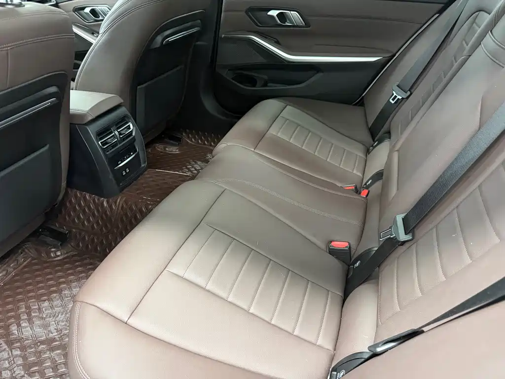 BMW 3 Series 2021 — фото 13