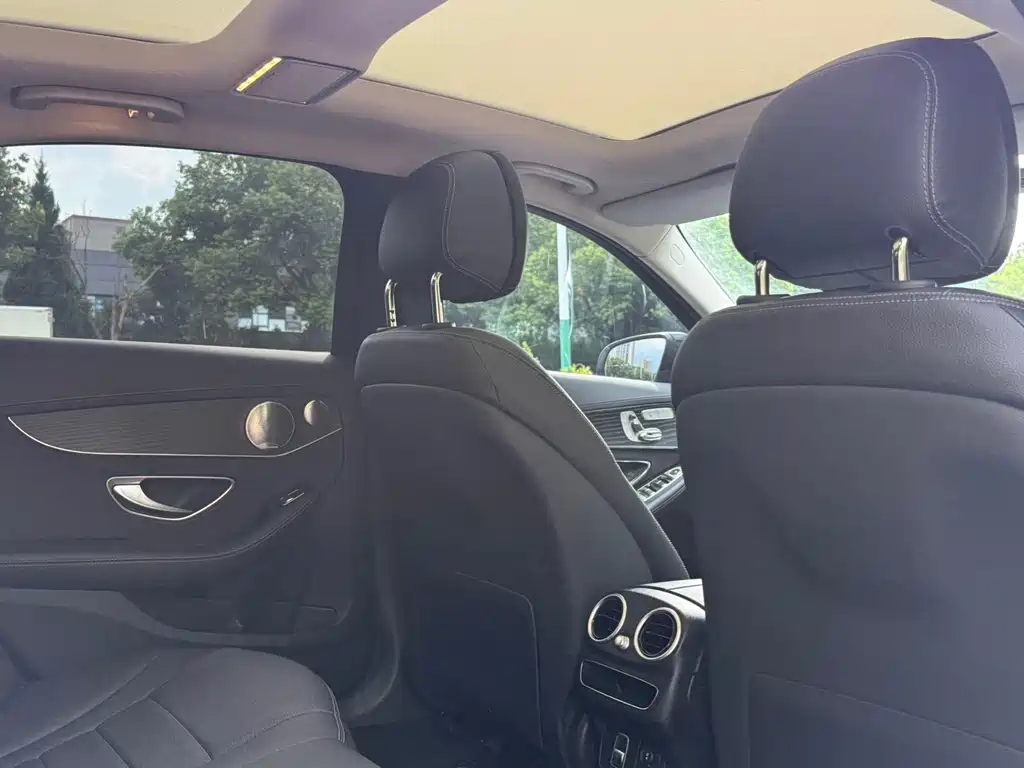 Mercedes-Benz C-Class 2021