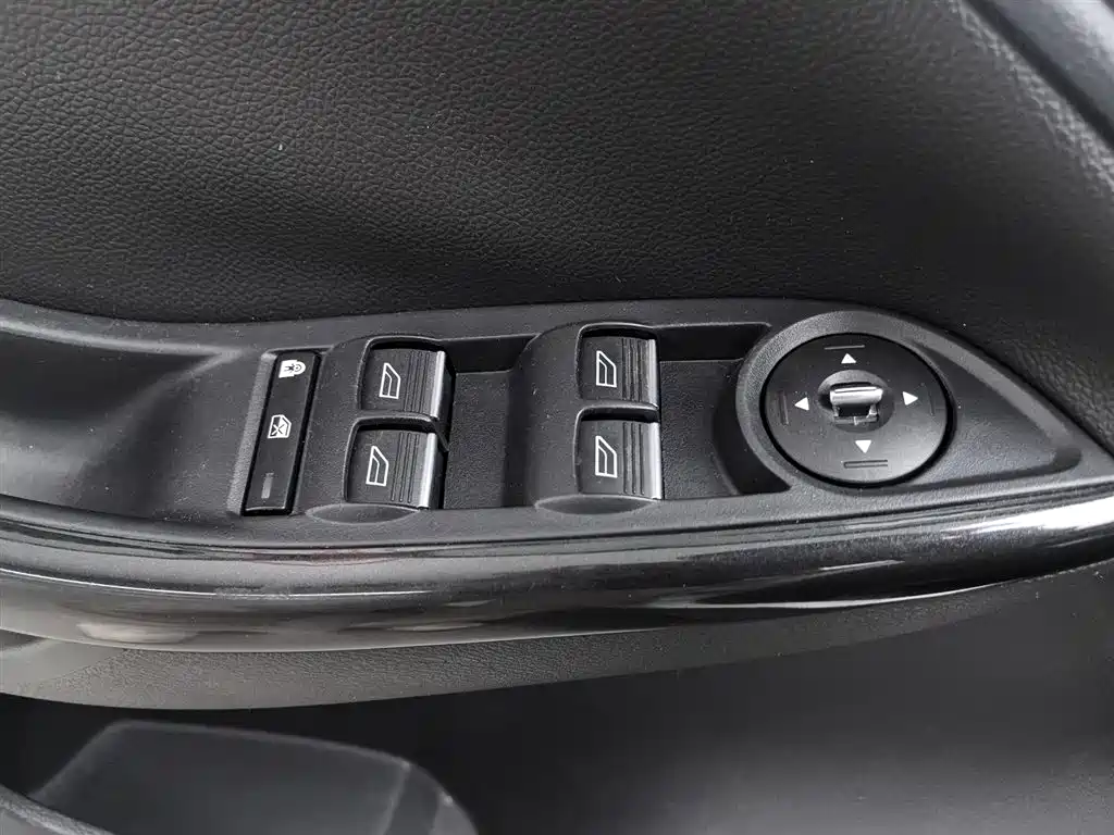 Ford Focus 2016 — фото 9