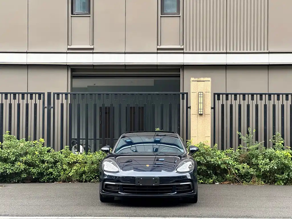 Porsche Panamera 2020 — фото 2
