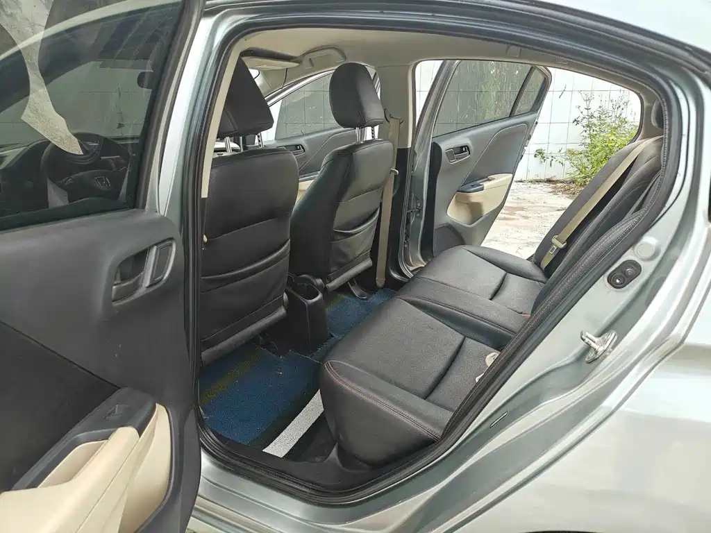 Honda City 2015 — фото 10
