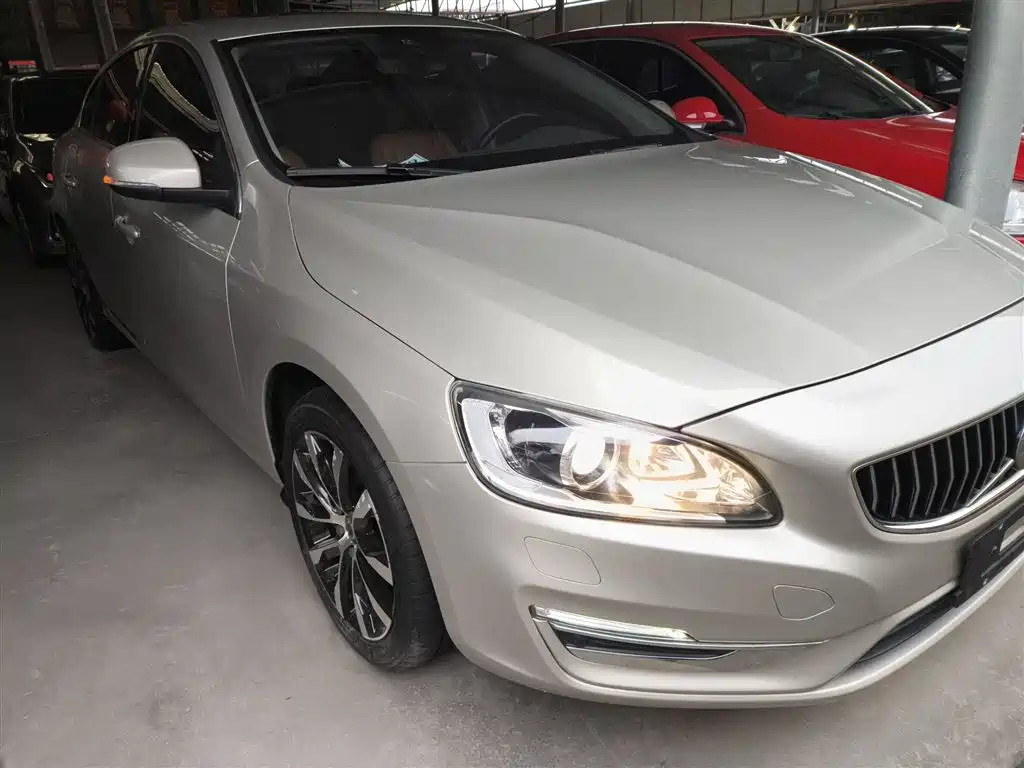 Volvo S60 2018 — фото 4