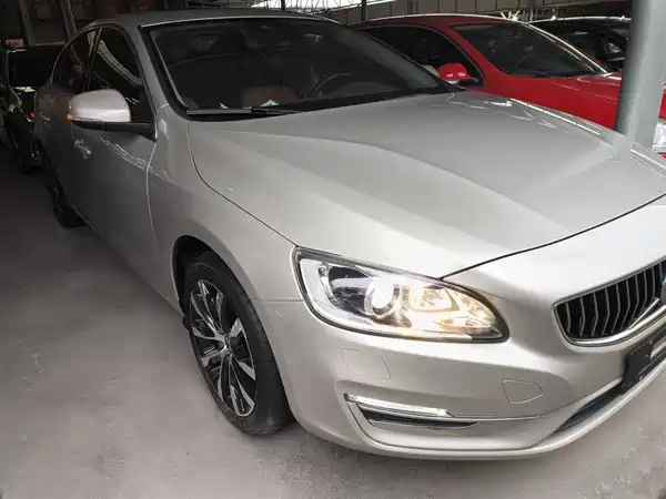 Volvo S60 2019