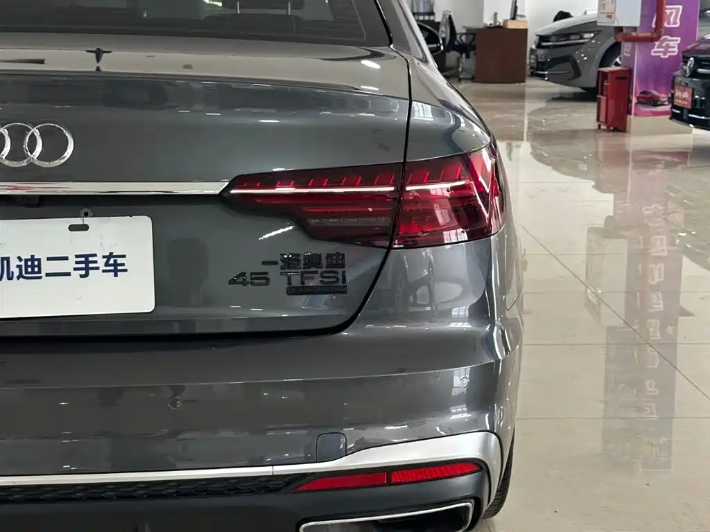 Audi A4L 2024 — фото 16
