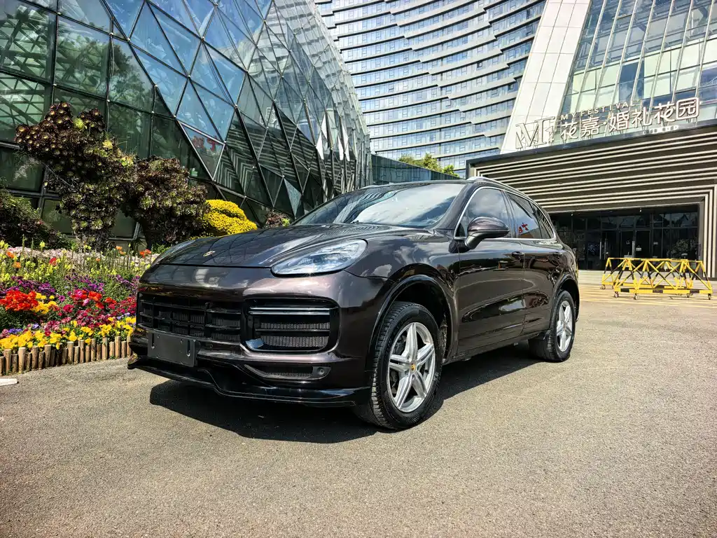 Porsche Cayenne 2015 — фото 1