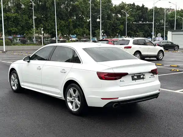 Audi A4L 2018