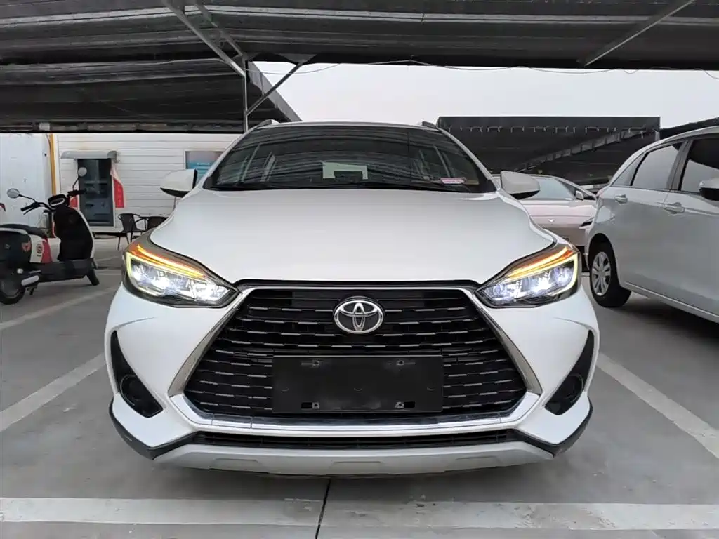 Toyota Yaris L 2021 — фото 3
