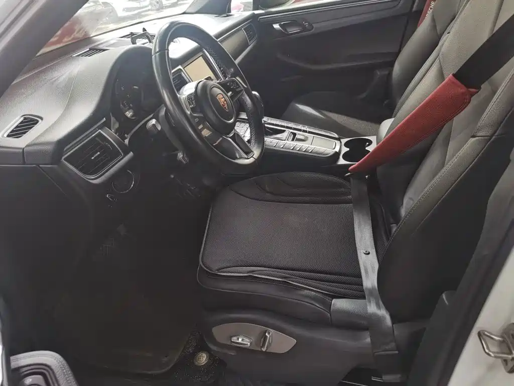 Porsche Macan 2015 — фото 16