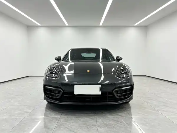 Porsche Panamera 2023