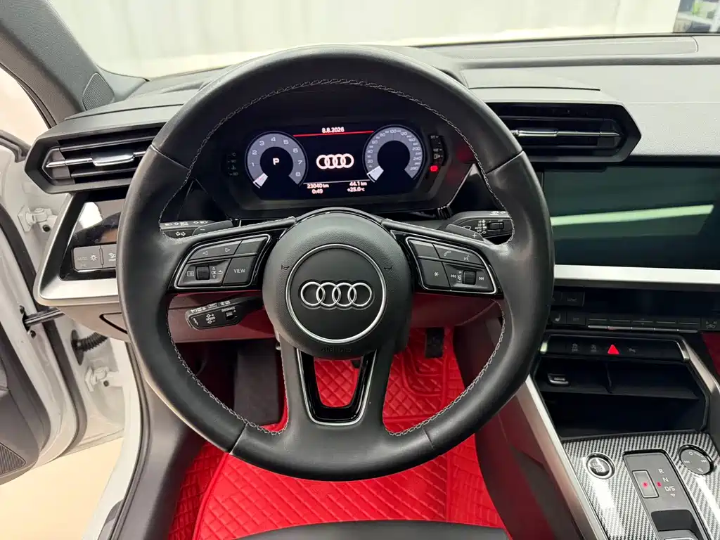 Audi A3 2023 — фото 12