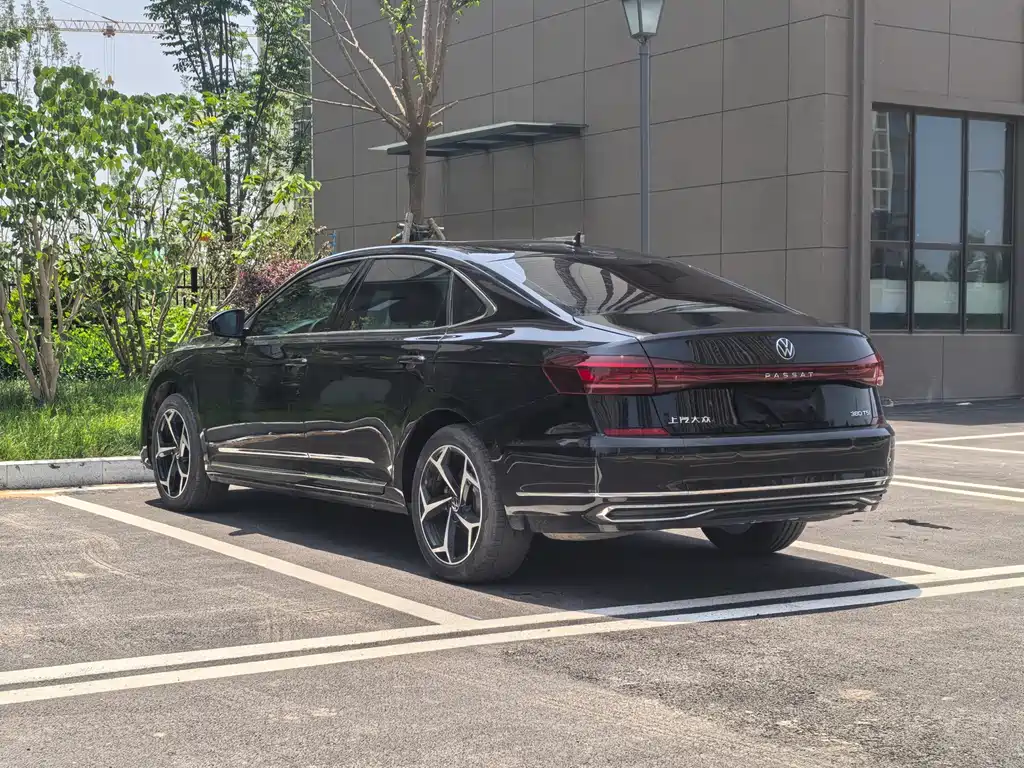 Volkswagen Passat 2025