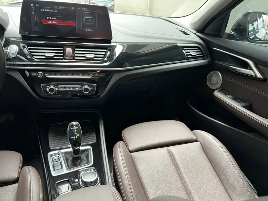 BMW 1 Series 2022 — фото 19