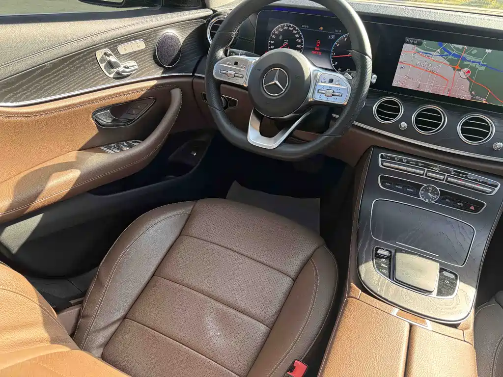 Mercedes-Benz E-Class 2019 — фото 18