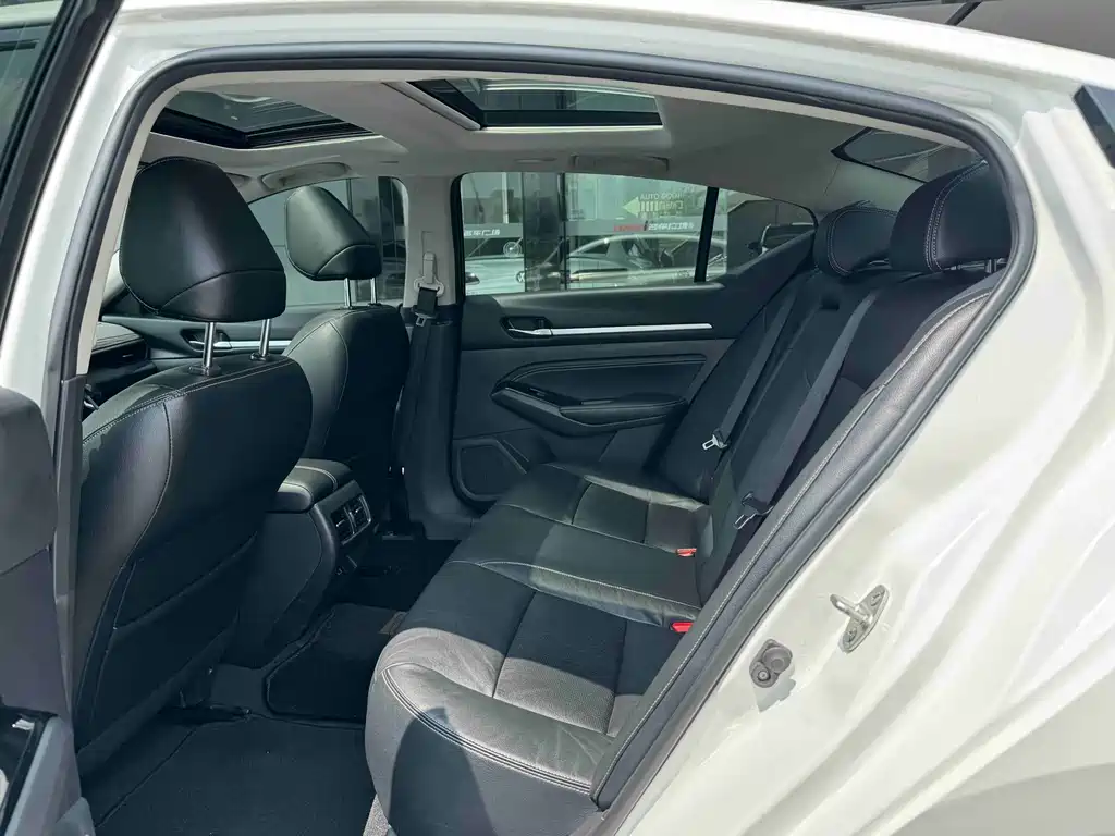 Nissan Teana 2022