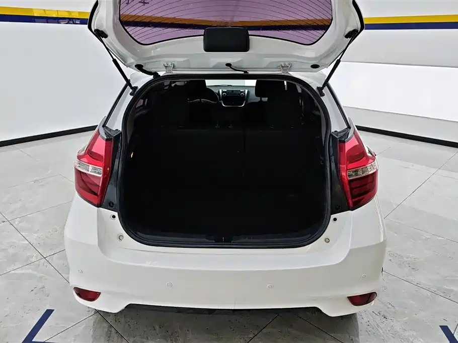 Toyota Yaris L 2017 — фото 4