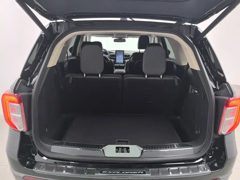 Ford Explorer 2021 — фото 16