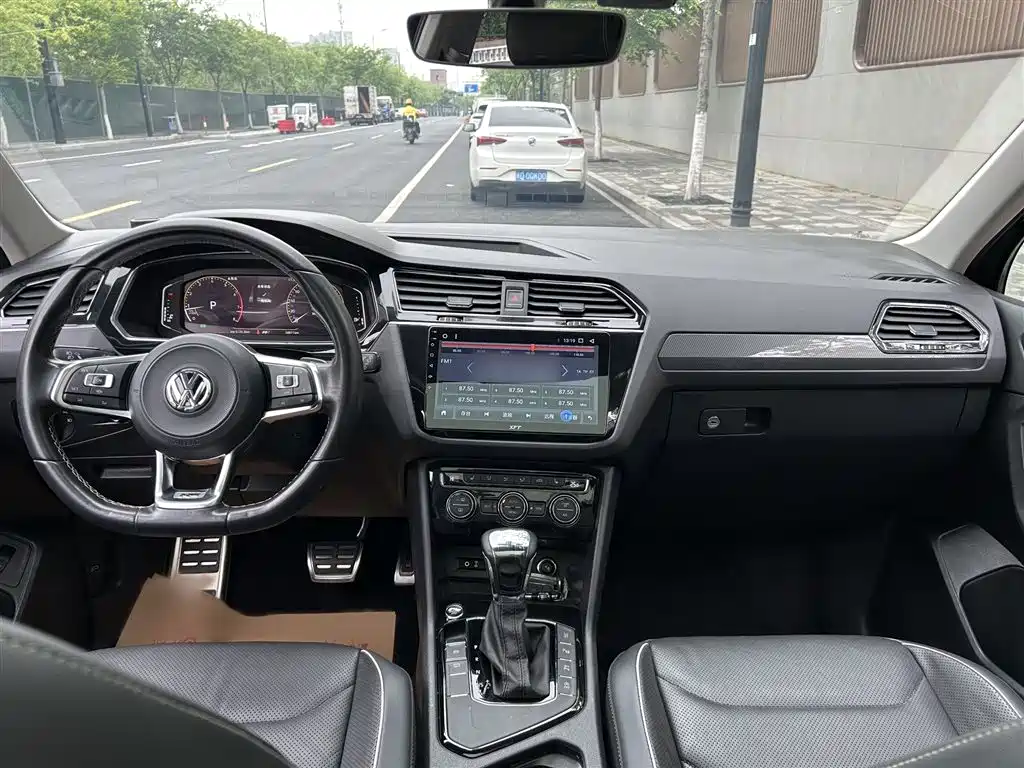 Volkswagen Tiguan L 2020 — фото 14
