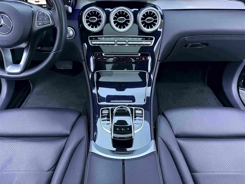 Mercedes-Benz GLC 2018 — фото 14