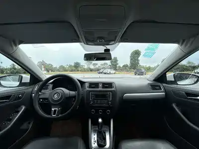 Volkswagen Sagitar 2014