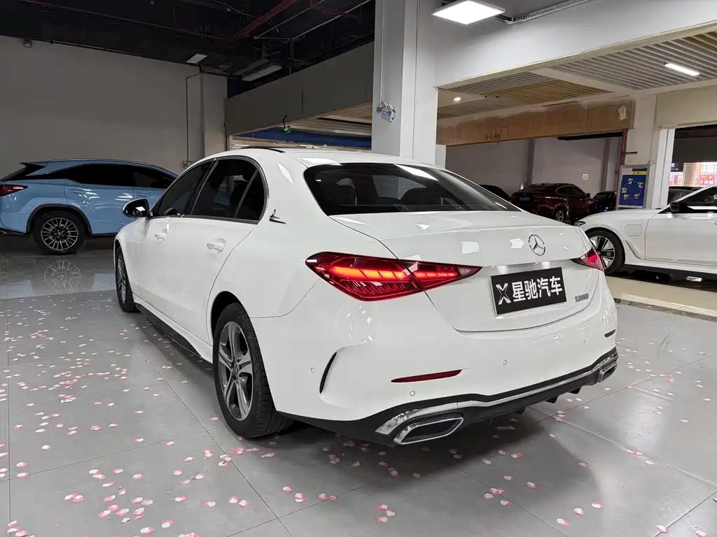Mercedes-Benz C-Class 2022 — фото 4