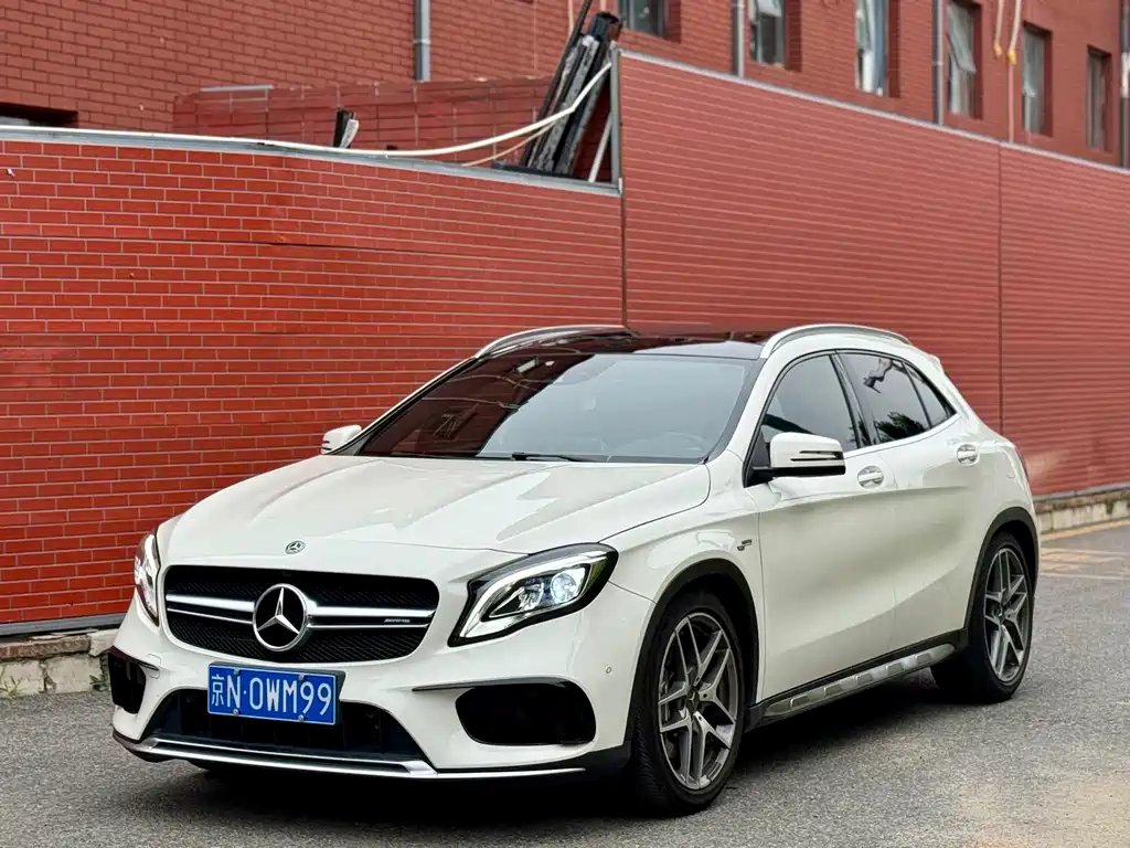 Mercedes-Benz GLA AMG 2018 — фото 1